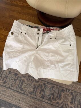 White Cotton Shorts with Front Pockets Size 12